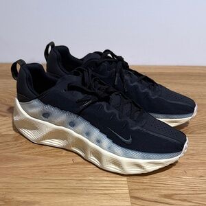 Nike Ava Rover size 10